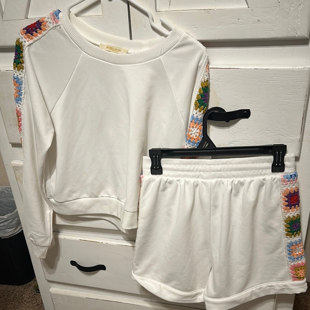 Rebellion White Set with Vibrant Crochet Accents